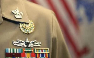 El significado de los pines militares estadounidenses: una inmersión profunda en el patriotismo y la tradición